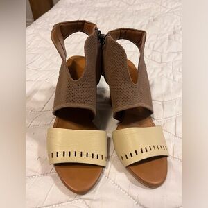 Emu Australia leather wedge sandals size 7​​